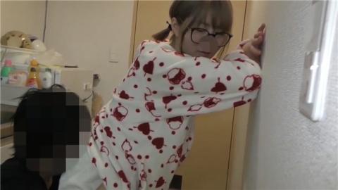 PPV1745198 [No, personal shooting, vaginal cum shot] A 20-year-old professional student who is inserted at home with foreign objects and vaginal cum shot